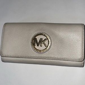 Michael Kors Women's White and Gold Wallet-purses